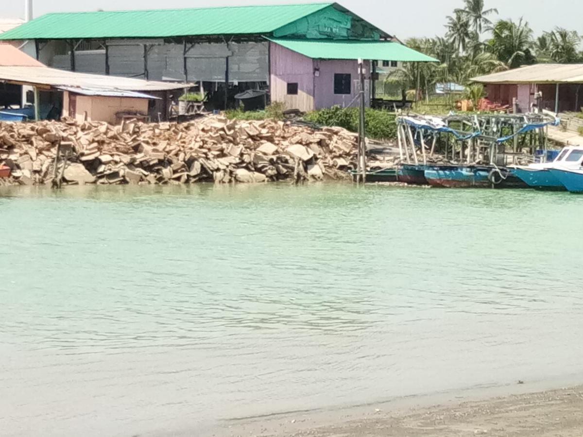 Ulfah Mersing Exteriör bild